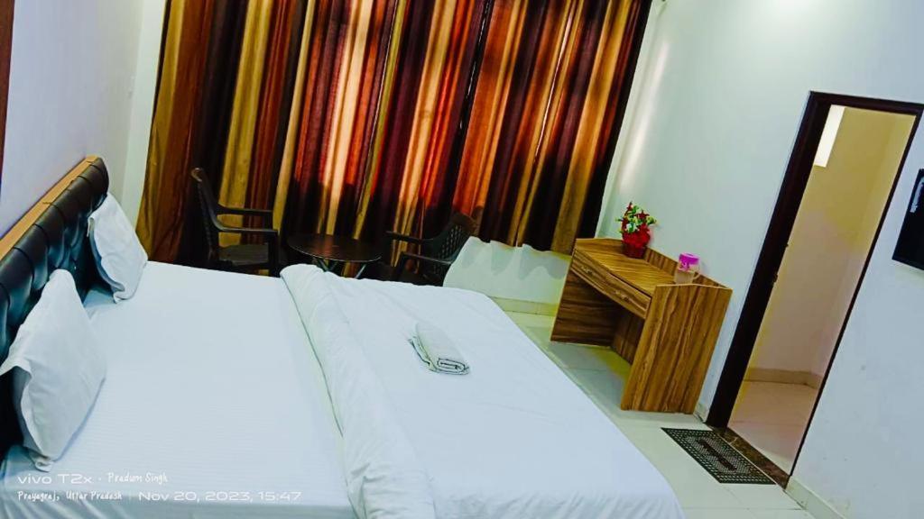 Mauji'S Villa Hotel & Guest House Аллахабад Екстер'єр фото